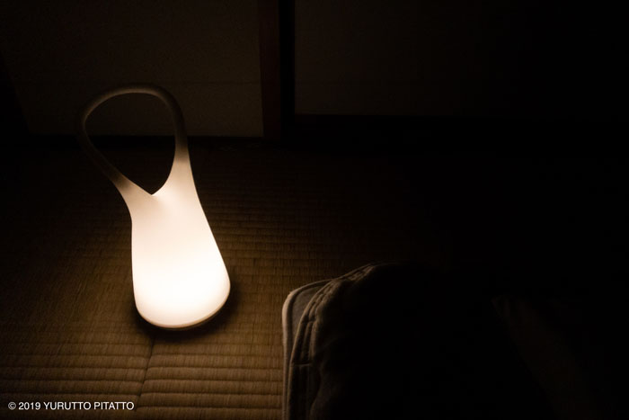 ニトリのLEDランプ（ホルン）夜中の授乳に便利なライト